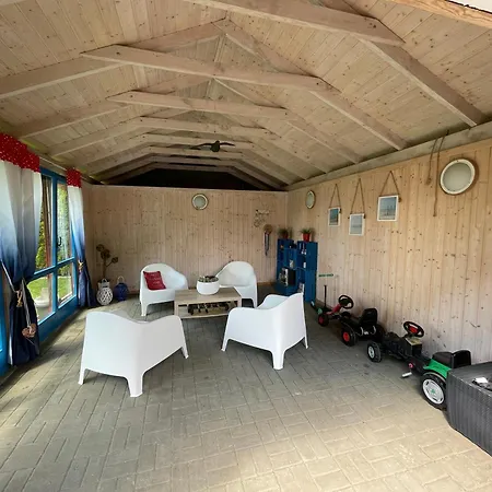 Turkusowy Apartmán Grzybowo (West Pomeranian)